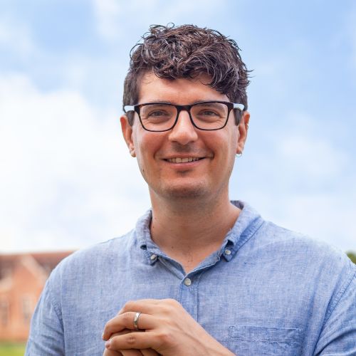 Staff Directory - Travis Parno