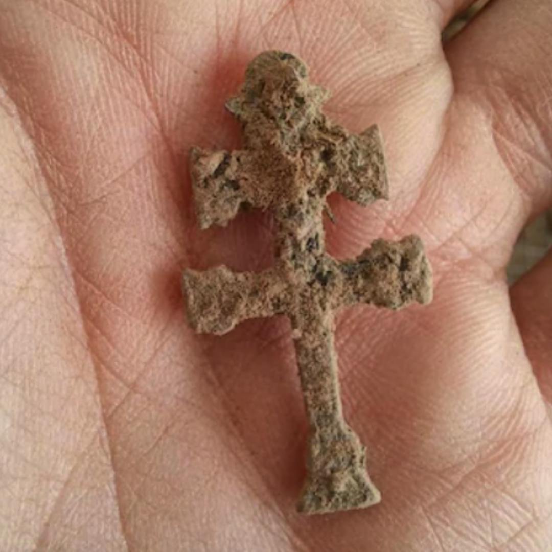 Rare 370-year-old Spanish cross found at Maryland archaeological site